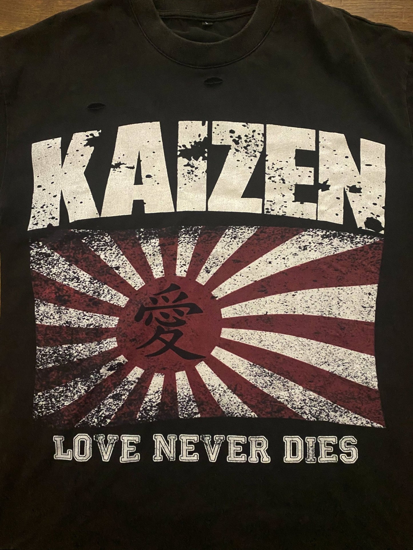 Love Never Dies Tee - Kaizengarments