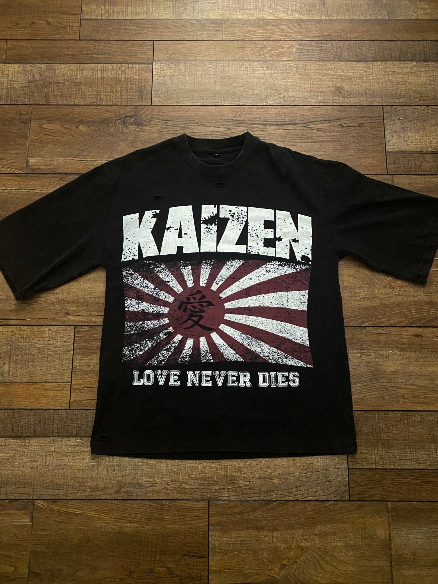 Love Never Dies Tee - Kaizengarments