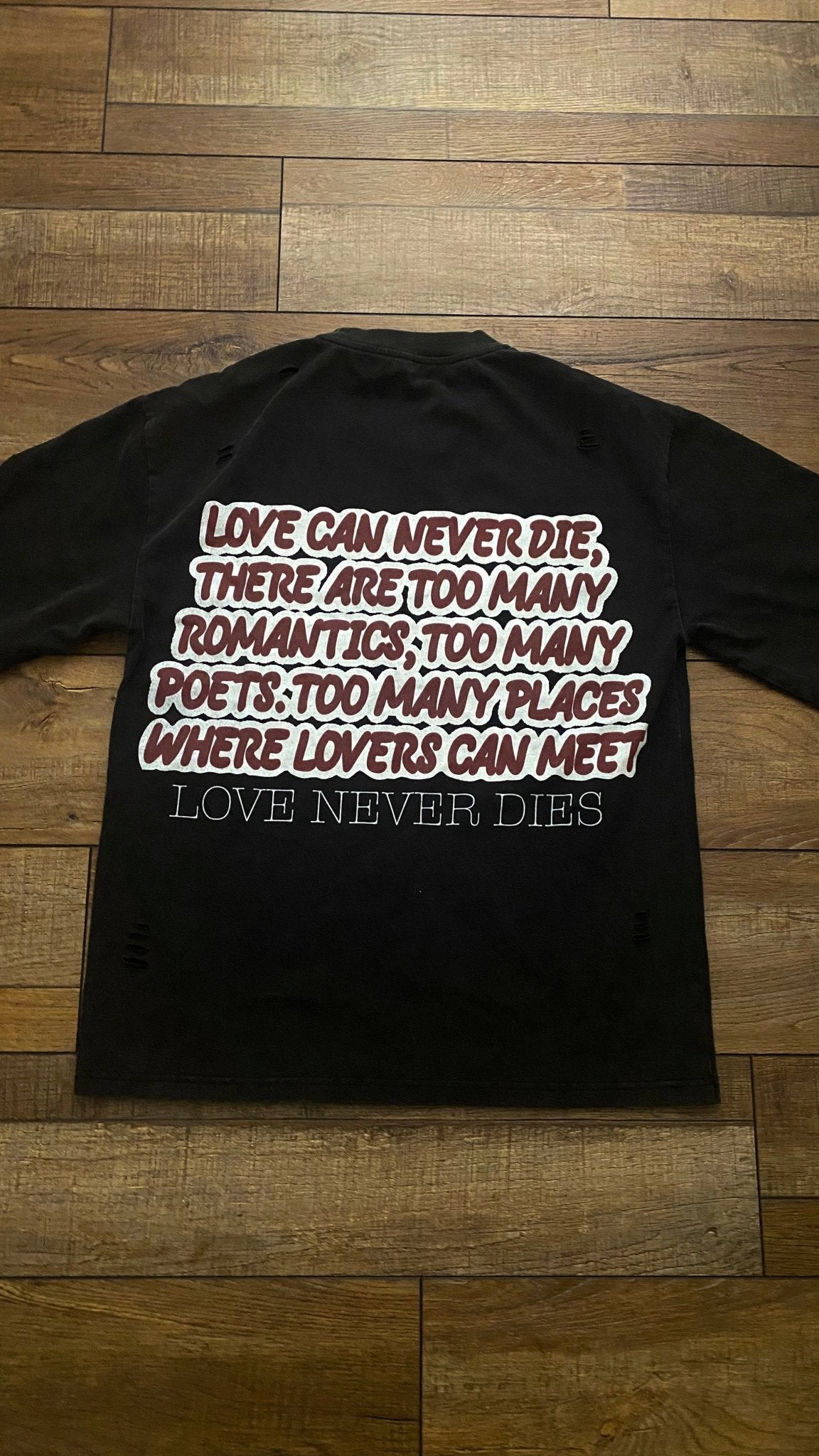 Love Never Dies Tee - Kaizengarments
